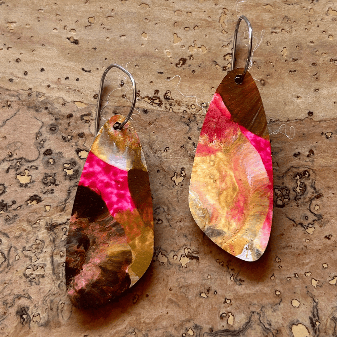 Angelco Accessories Rounded solid triangle paper earrings - pink gold and brown
