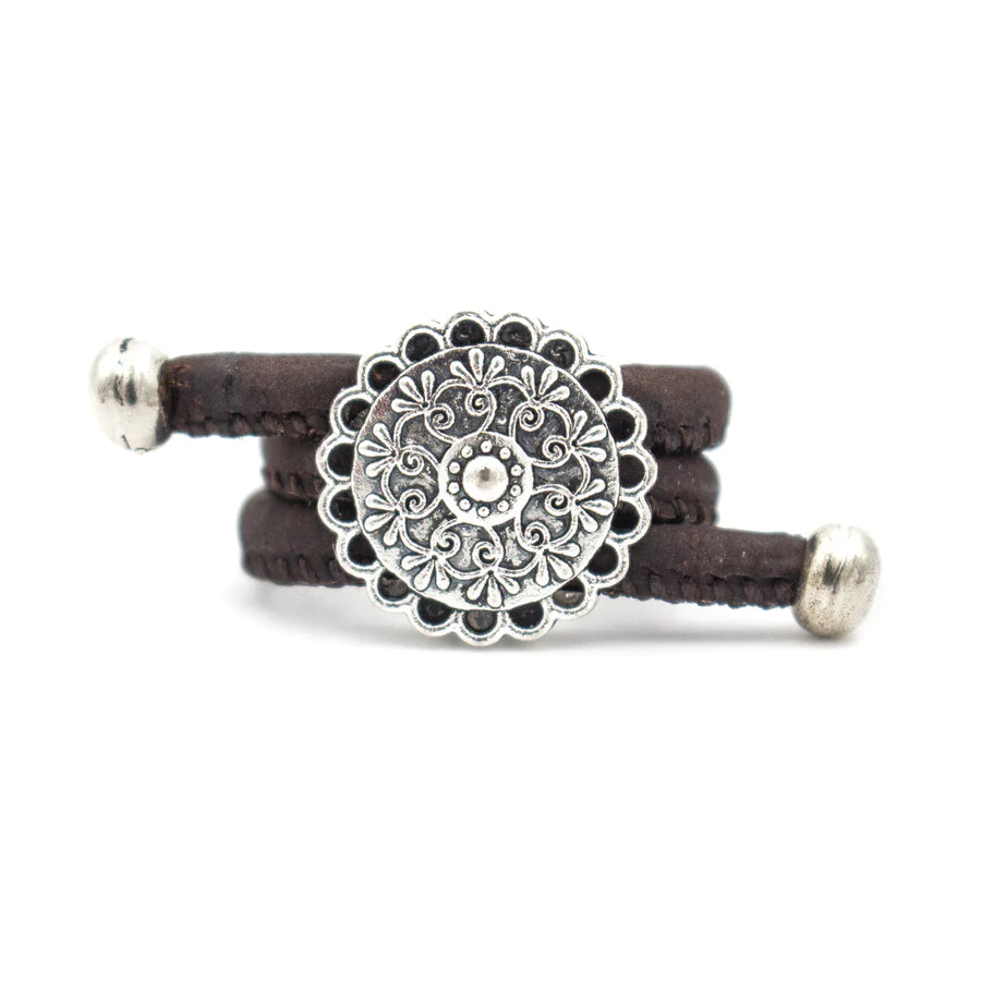 Angelco Accessories Floral disk cork ring in dark brown, on white background