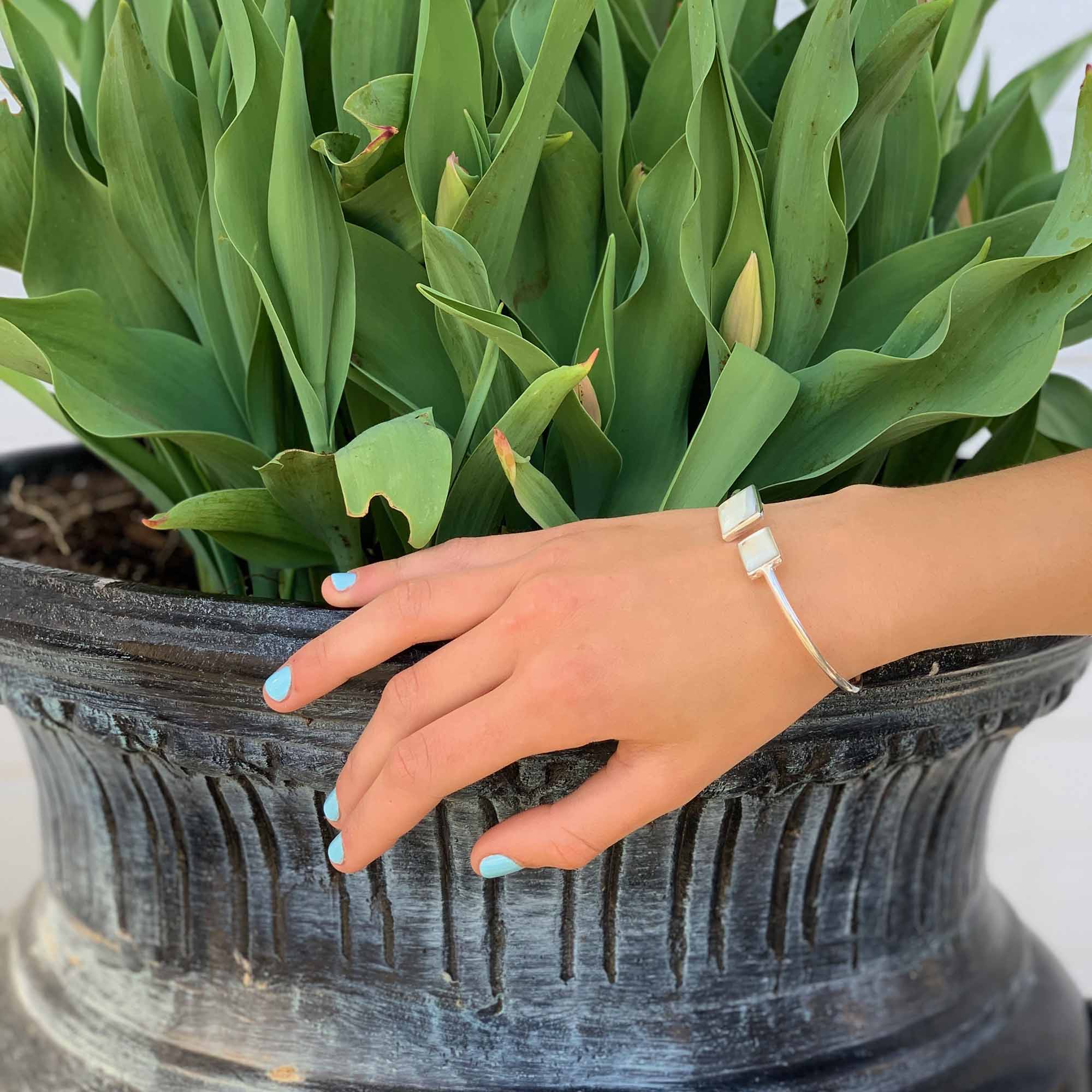 Angelco Accessories Mother of pearl silver cuff