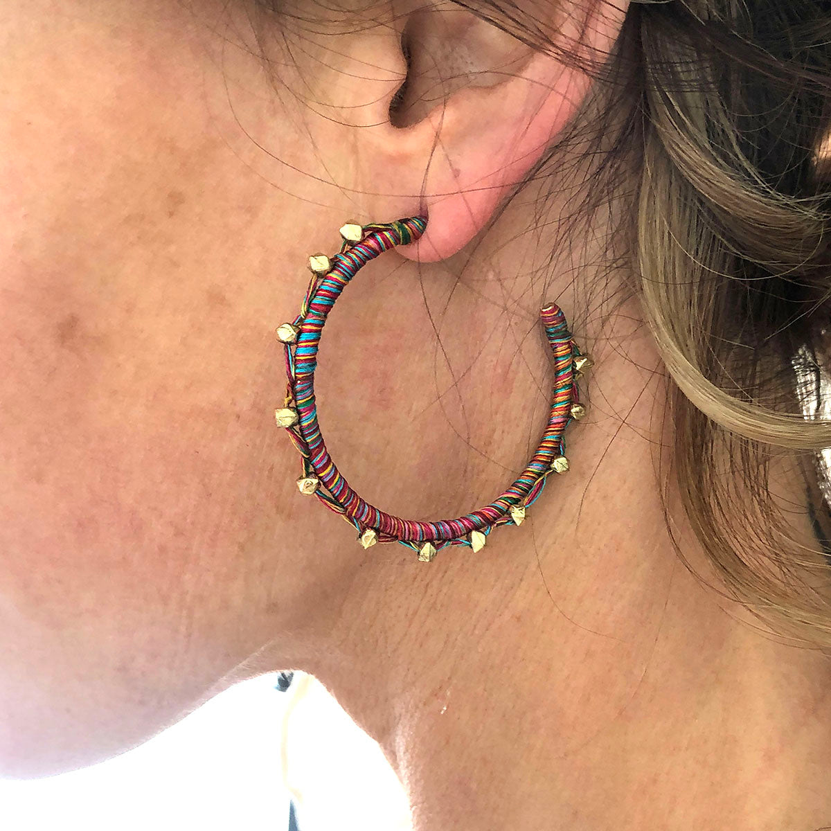 Angelco Accessories Rainbow threaded ball hoops