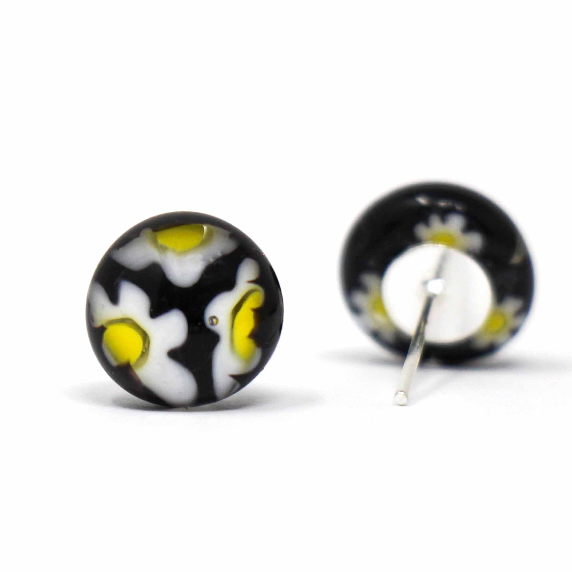 Angelco Accessories Chilean glass daisy stud - white