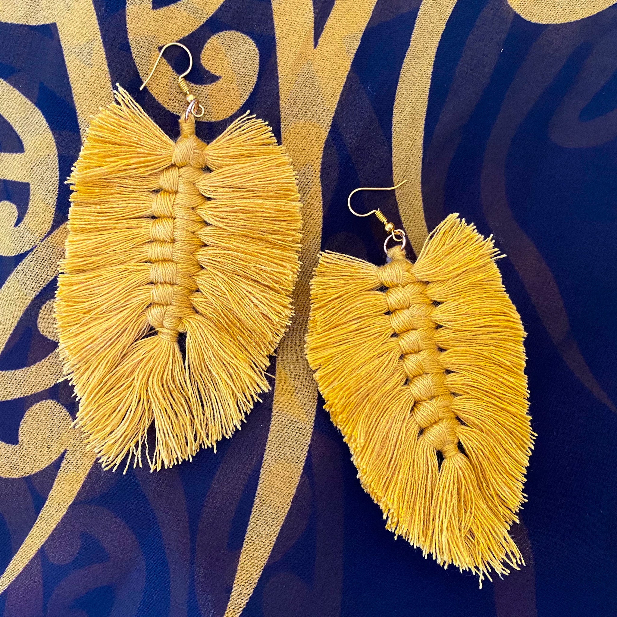 Macrame feather earrings - 4 colours available
