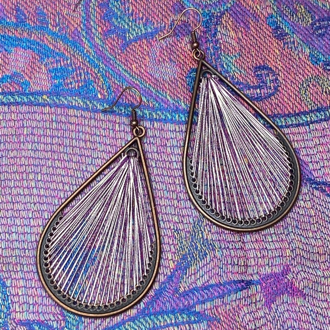Angelco Accessories Teardrop straight weave earrings