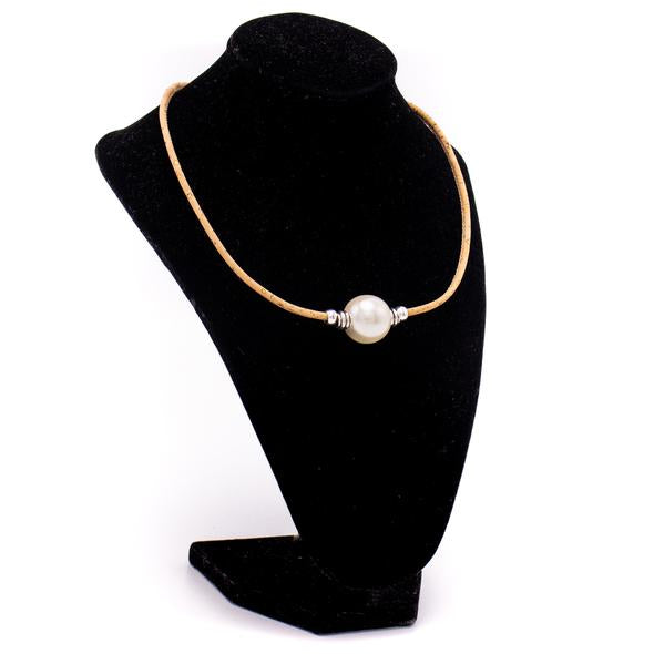Large solitaire pearl cork necklace