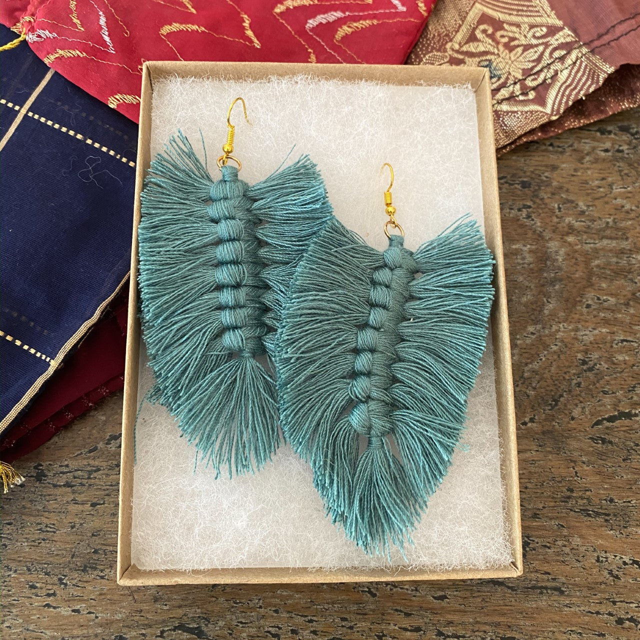 Angelco Accessories Macrame feather earrings